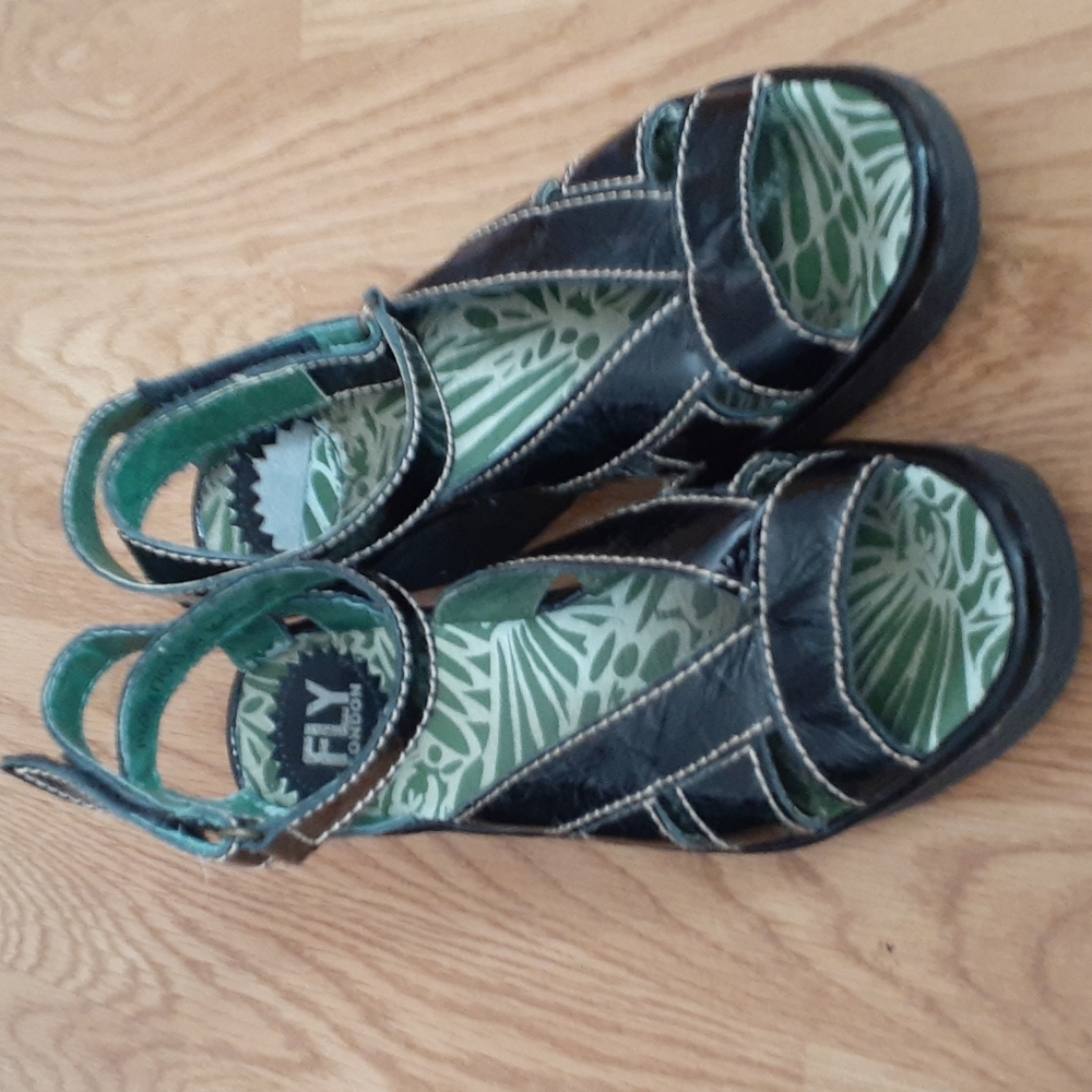 Fly London Platform Wraparound Ankle Black Leather Sandals Size 36 /6